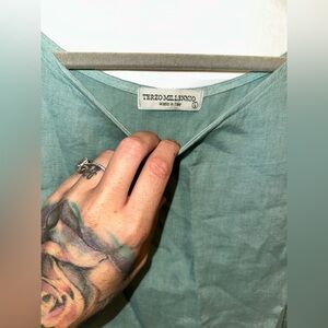NWOT Terzo Millennio 100% Linen 
Short Sleeve Hi-Low HemTunic Top Made in Italy